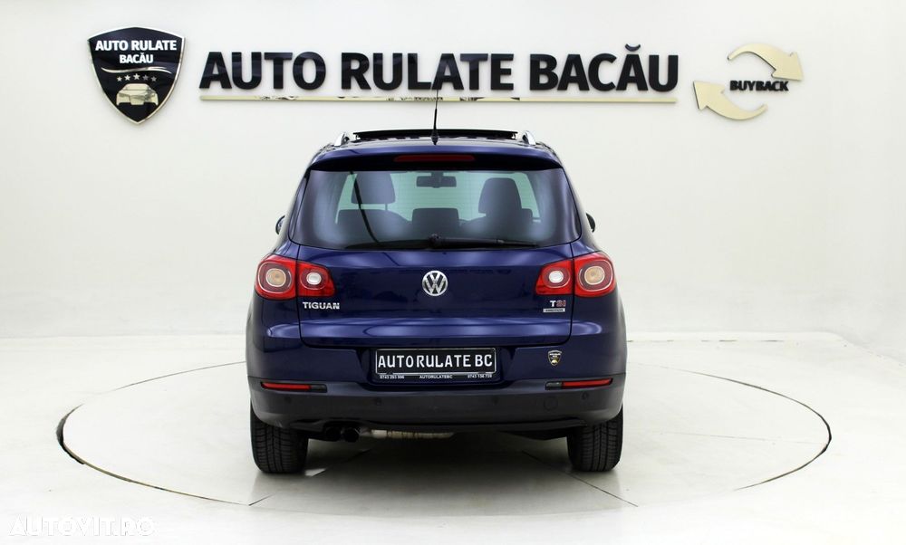Volkswagen Tiguan - 11