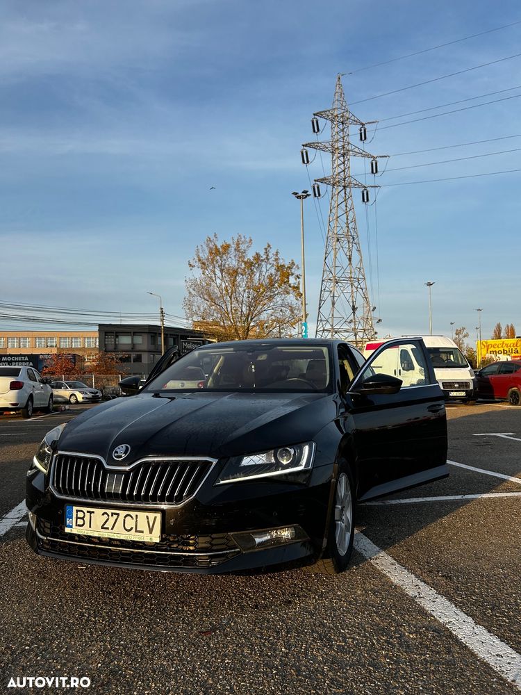 Skoda Superb 2.0 TDI DSG Ambition - 1