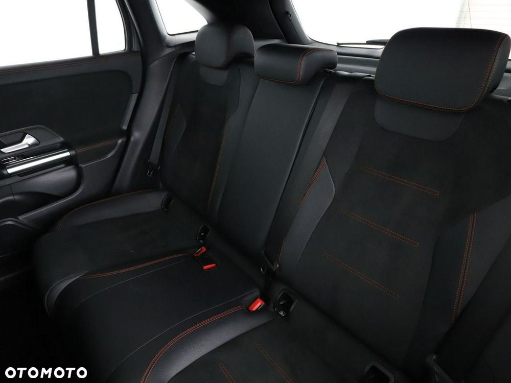 Mercedes-Benz GLA 200 AMG Line - 18