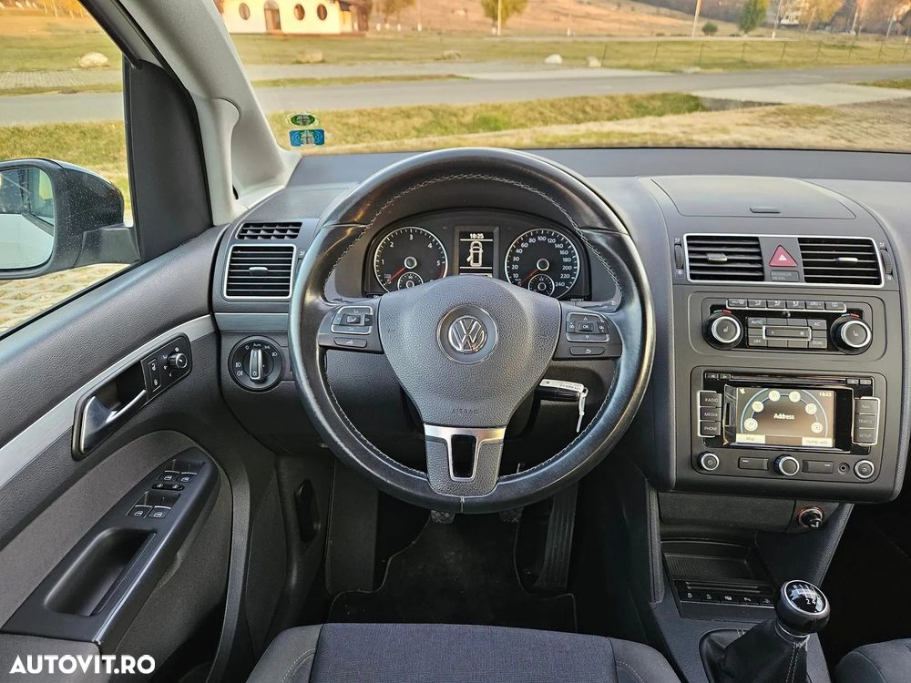 Volkswagen Touran 1.6 TDI DPF BlueMotion Technology STYLE - 19