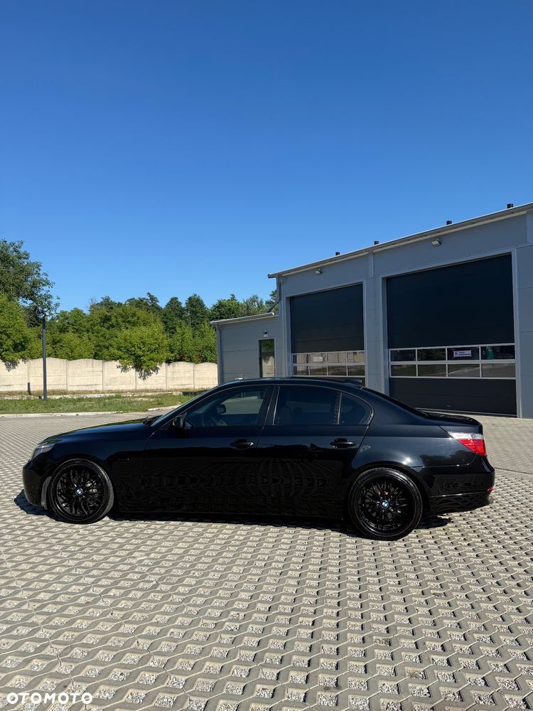 BMW Seria 5 525i - 4
