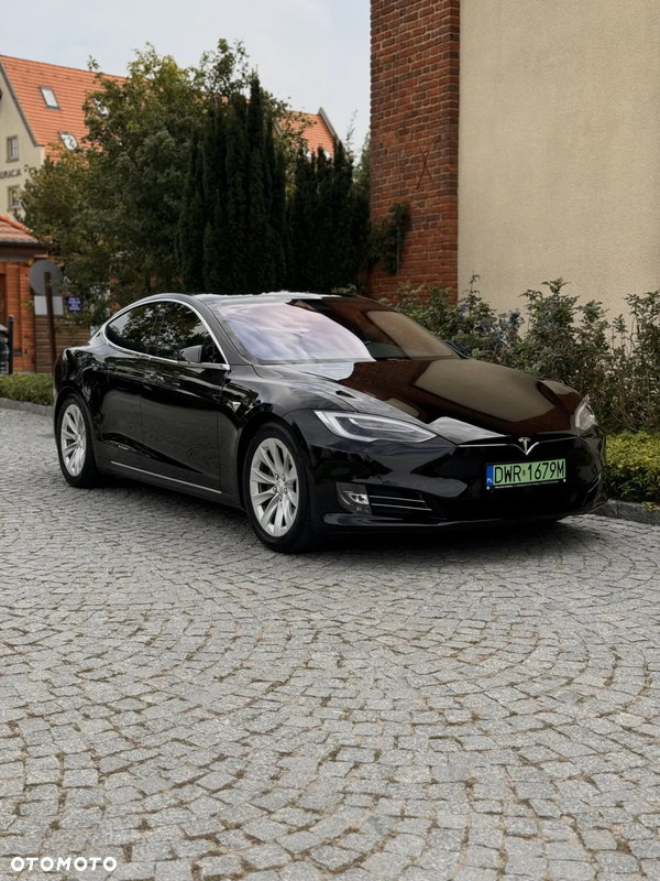 Tesla Model S Standard