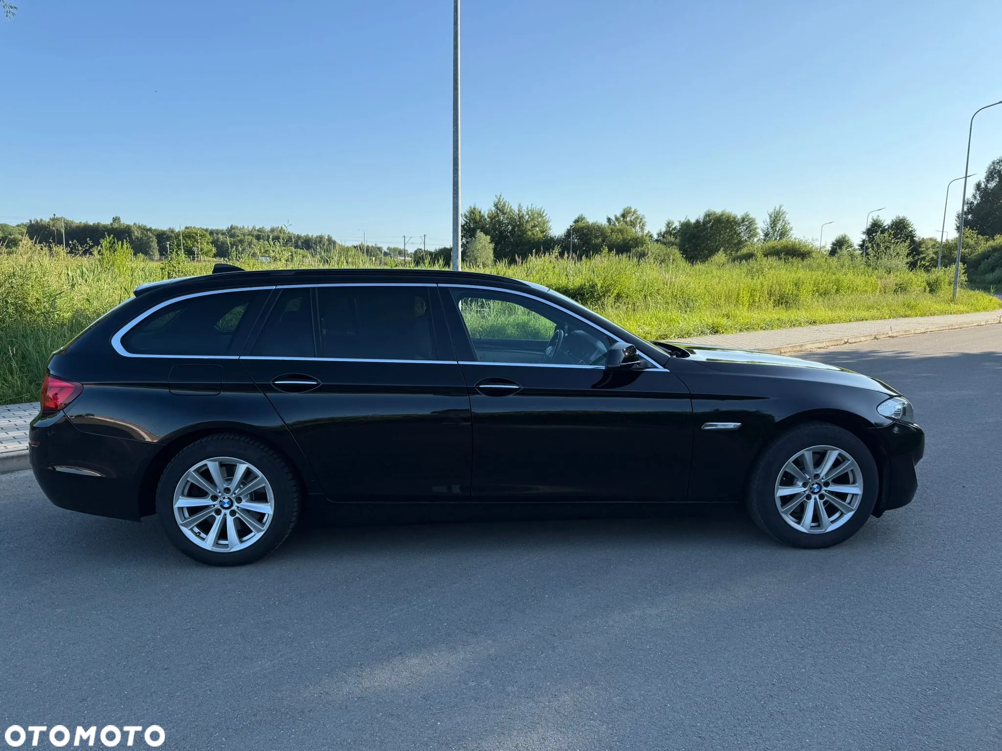 BMW Seria 5 520d Touring Luxury Line - 10