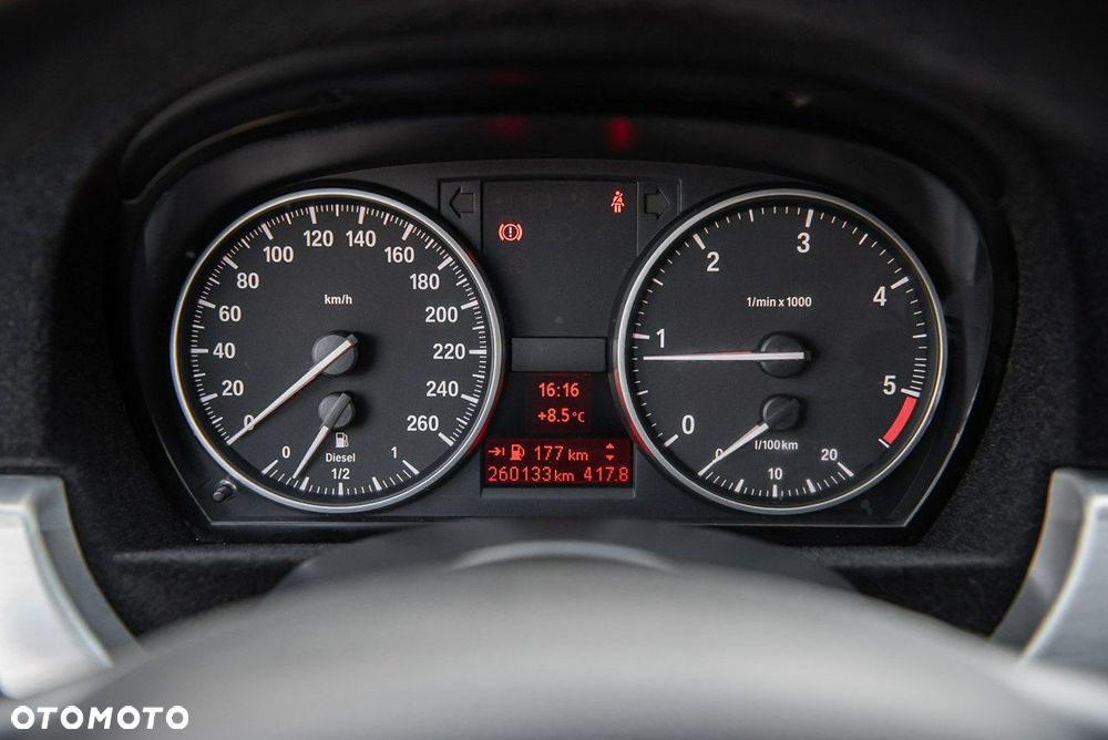 BMW Seria 3 320d Efficient Dynamics Sport Line shadow - 31