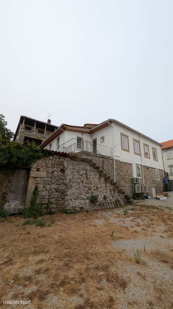Apartamento T3 renovado em Viseu