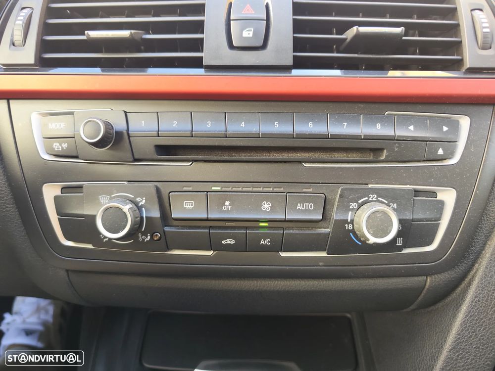 BMW 320 d EfficientDynamics Line Sport - 33