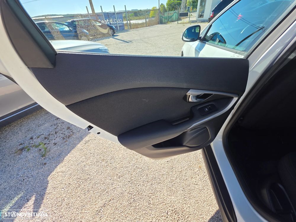 Volvo V40 - 16