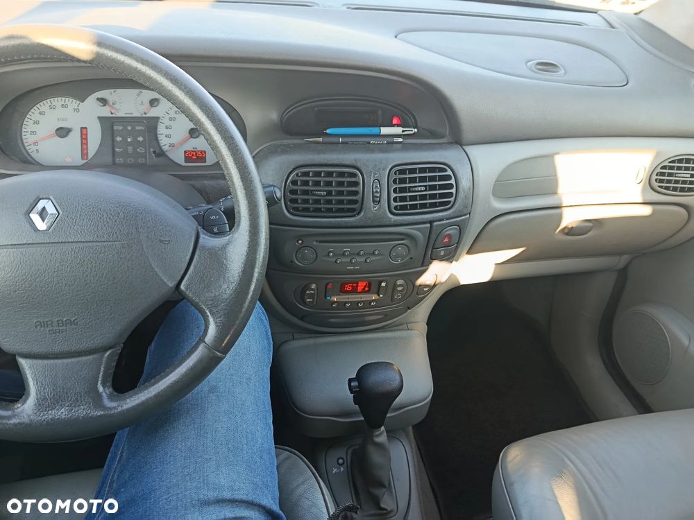 Renault Scenic 2.0 16V Expression - 7