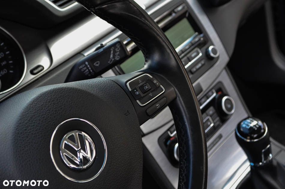 Volkswagen Passat Variant 2.0 Blue TDI SCR Comfortline - 30