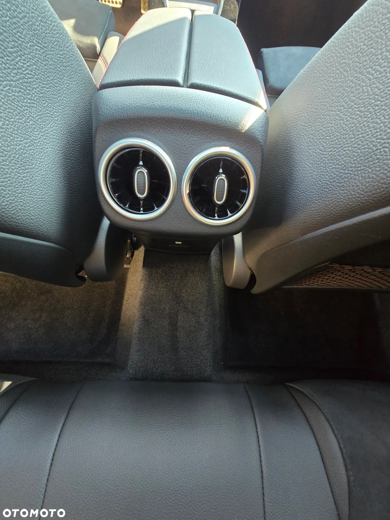 Mercedes-Benz CLA 200 AMG Line 7G-DCT - 17