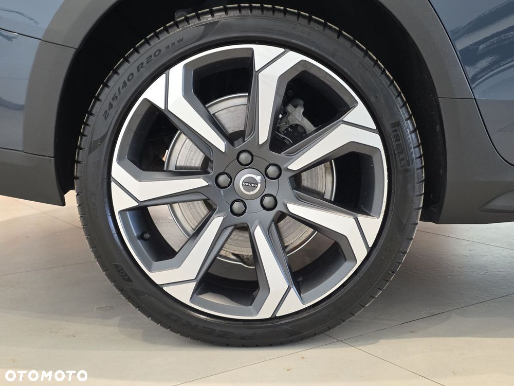 Volvo V60 Cross Country - 11