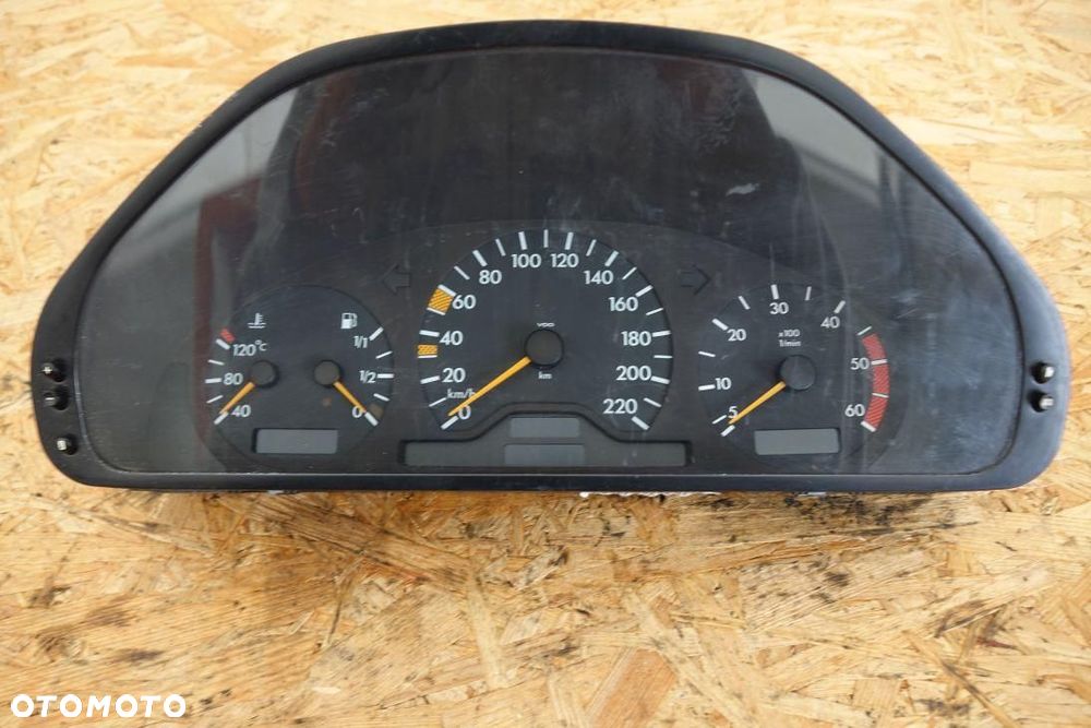 LICZNIK  PRĘDKOŚCIOMIERZ  MERCEDES W202 MB2025407748 - 1