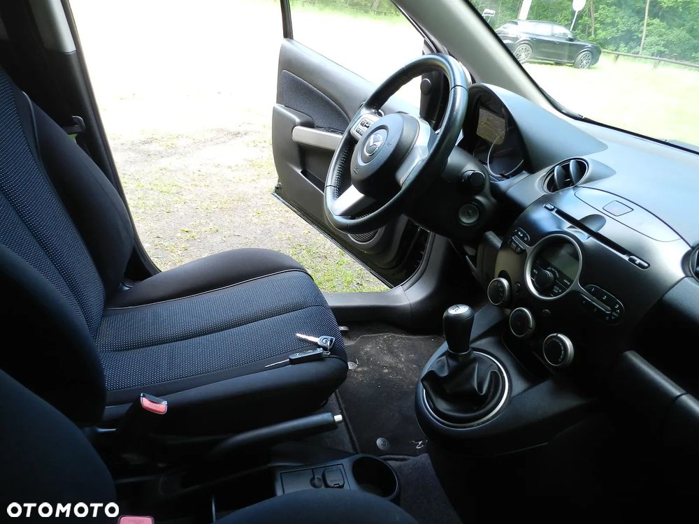 Mazda 2 - 11