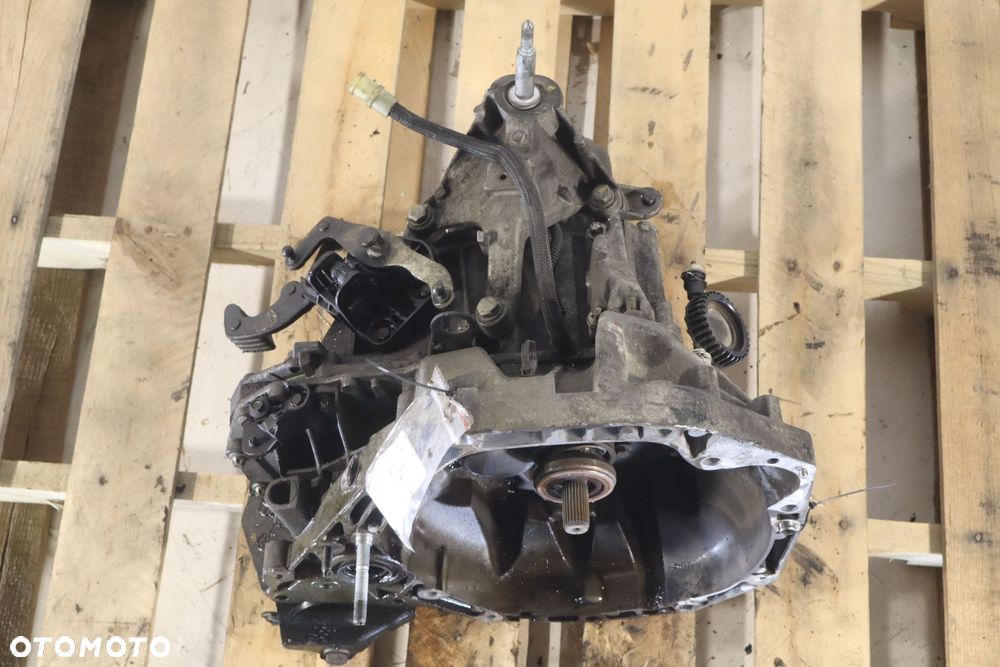 SKRZYNIA BIEGÓW 5 BIEGOWA RENAULT CLIO IV 1.5DCI JR5335 - 5
