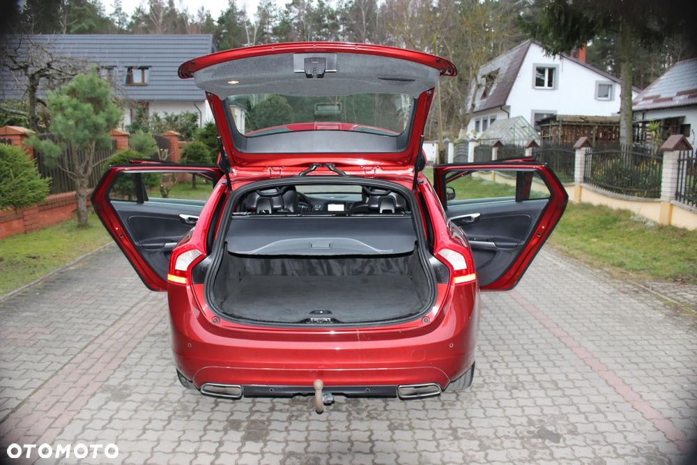 Volvo V60 D5 Geartronic Summum - 33