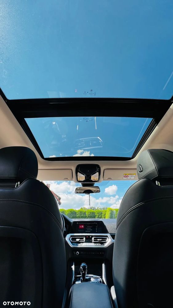 BMW Seria 3 320d xDrive Luxury Line sport - 28