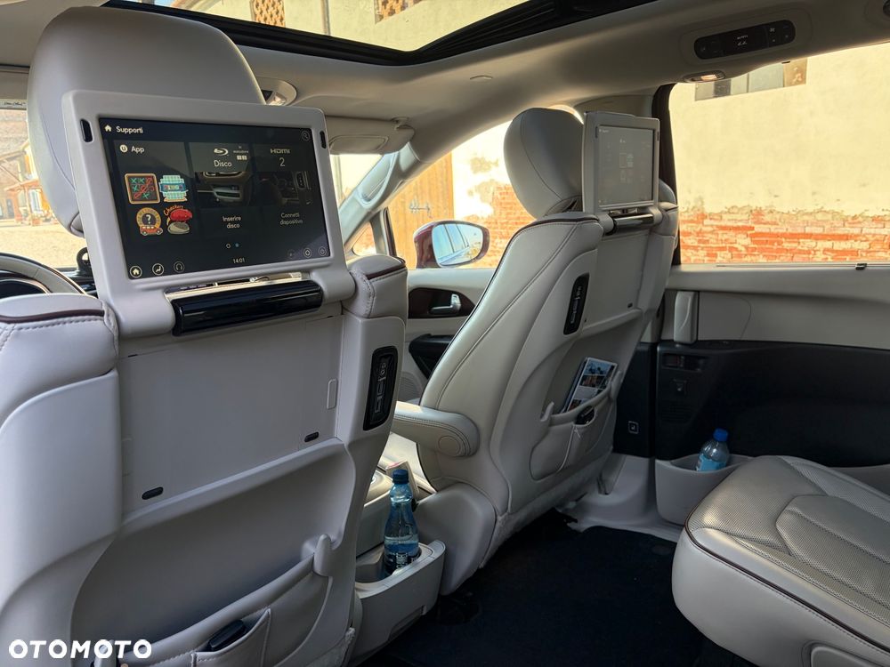 Chrysler Pacifica - 28