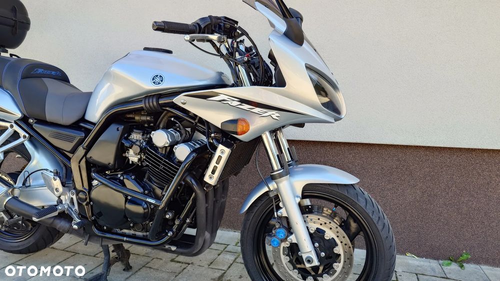 Yamaha FZS - 7