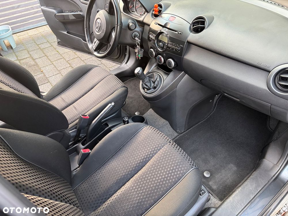Mazda 2 1.3 Exclusive - 8