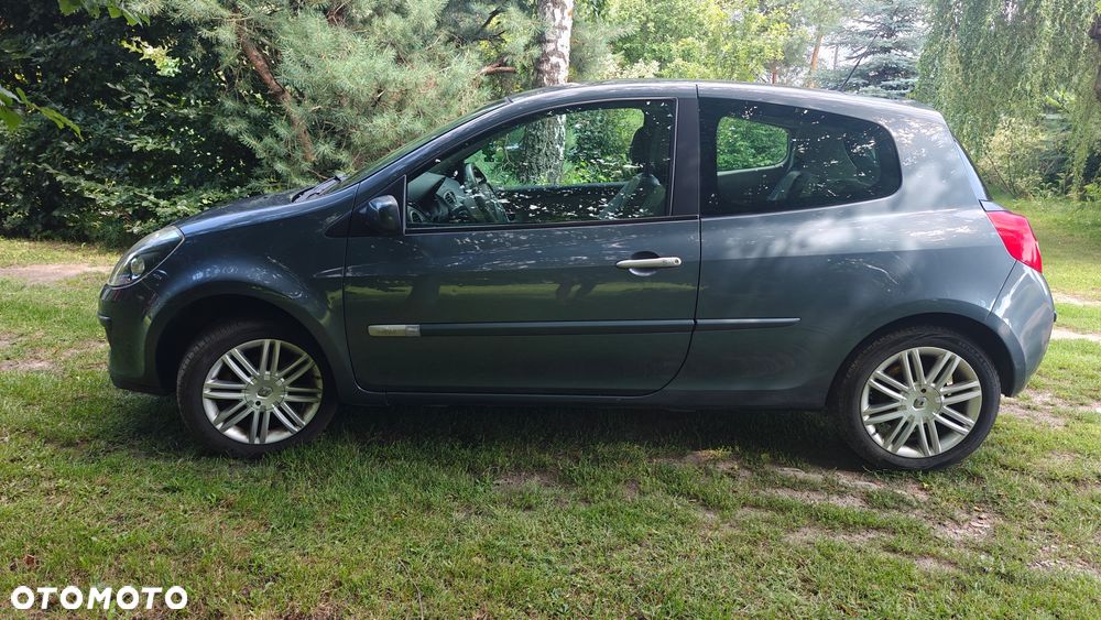 Renault Clio - 9