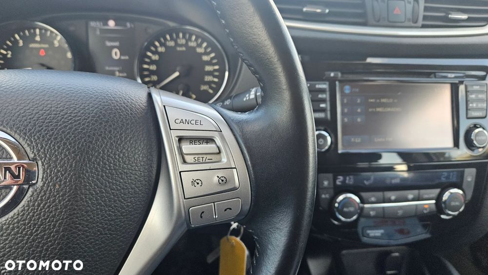 Nissan Qashqai 1.2 DIG-T N-Connecta EU6 - 16