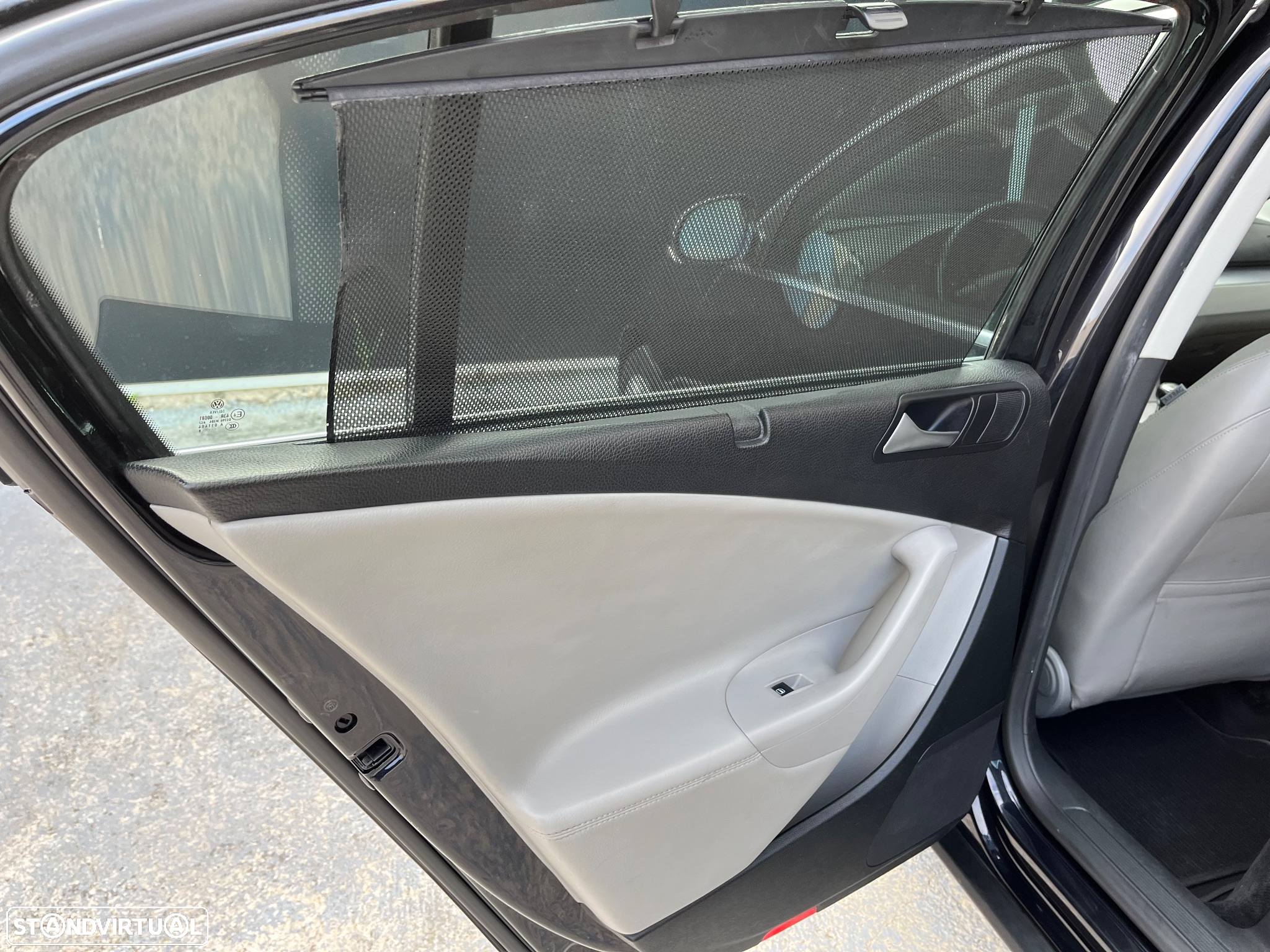 VW Passat 2.0 TDI Highline - 14