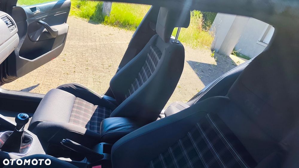 Volkswagen Golf 2.0 TSI GTI - 29