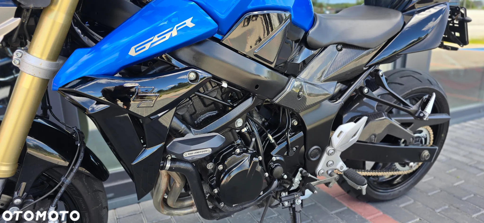 Suzuki GSR - 29