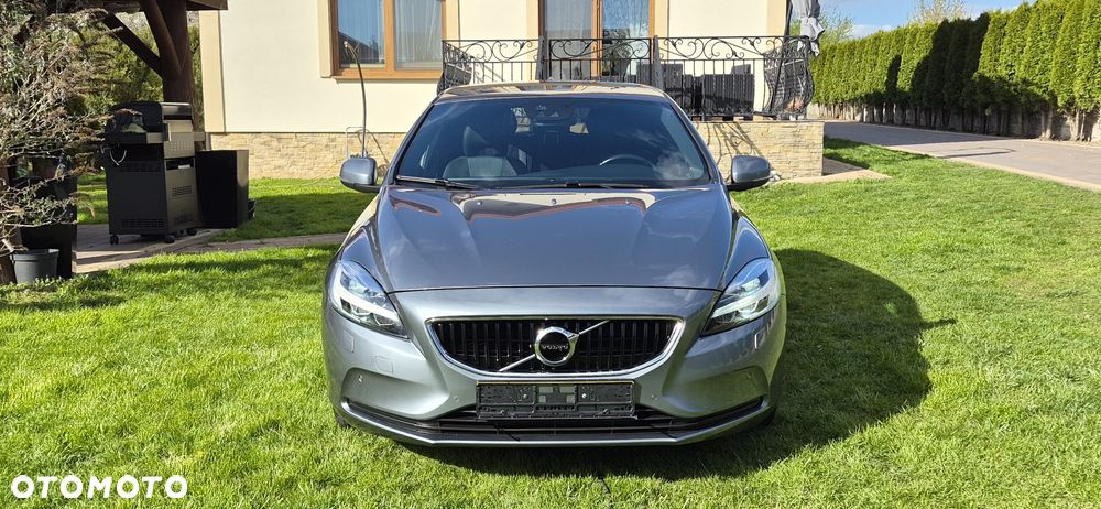 Volvo V40 T3 Momentum - 1