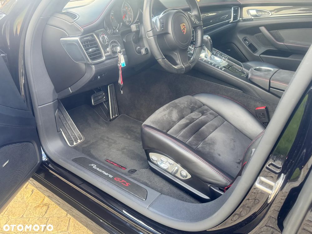 Porsche Panamera - 16