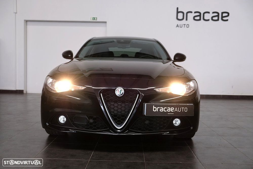 Alfa Romeo Giulia 2.2 AT8 Executive - 5
