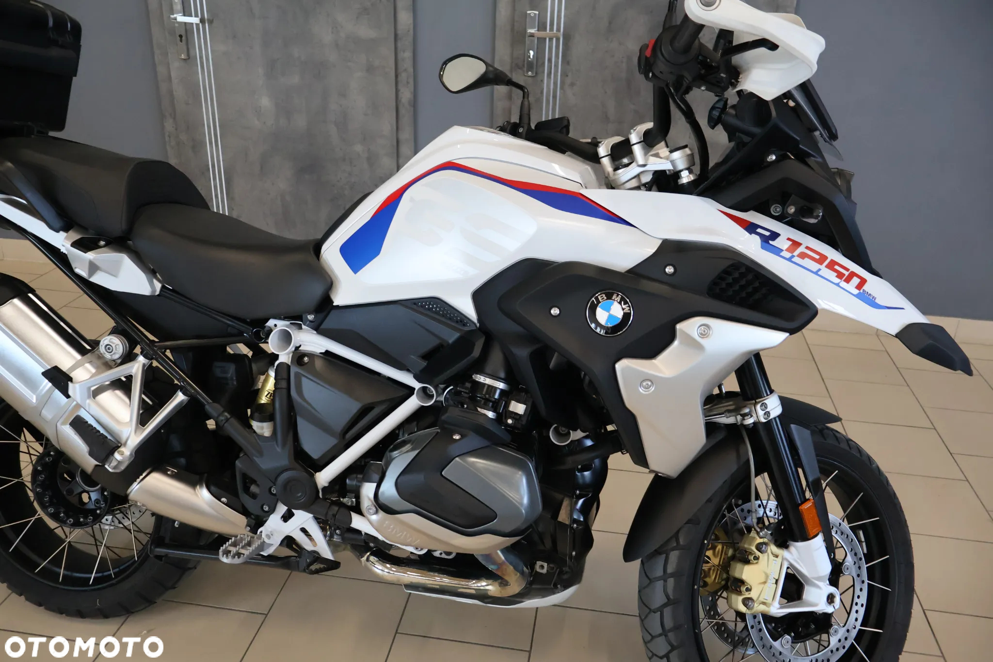 BMW R - 12