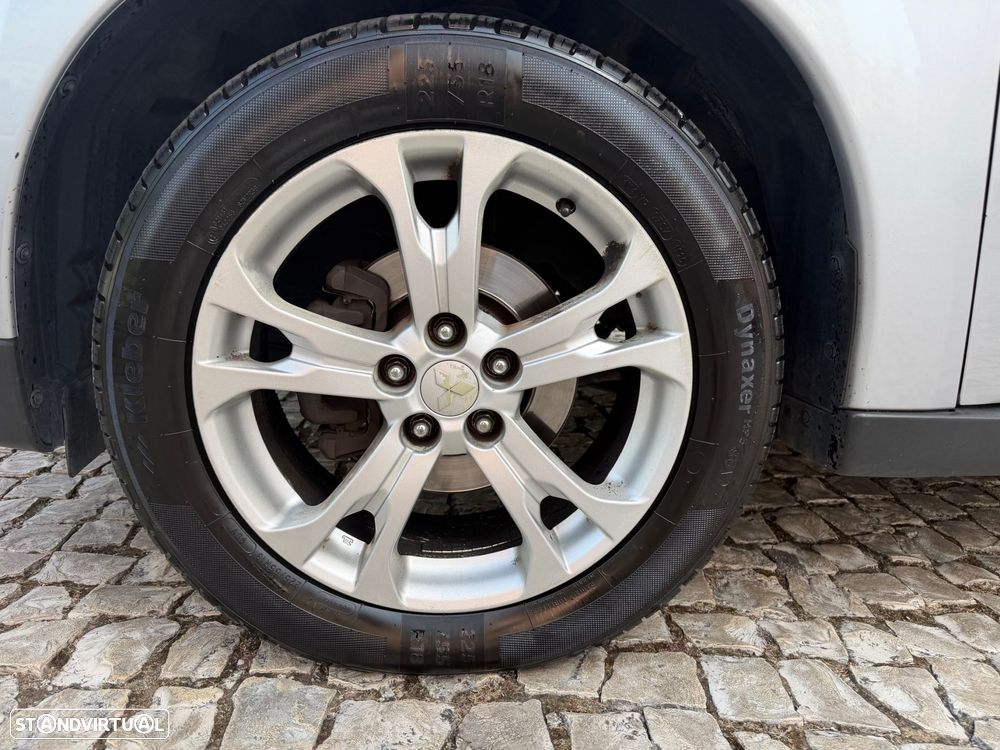 Mitsubishi Outlander 2.2 DI-D Intense - 14