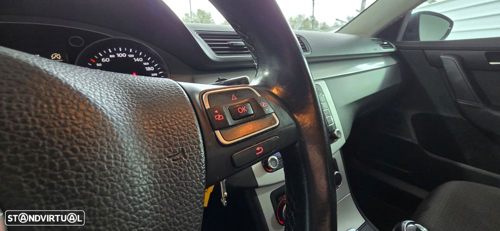 VW Passat Variant 1.6 TDI BlueMotion - 9