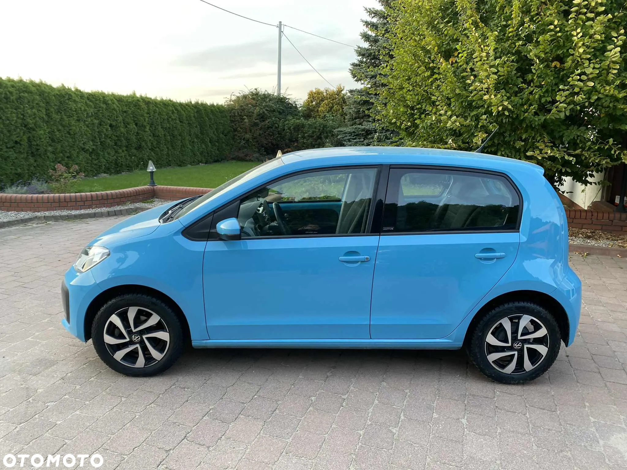 Volkswagen up! Active - 30