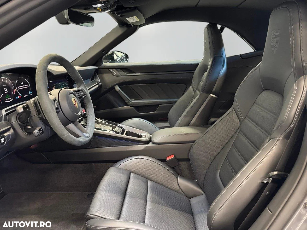 Porsche 911 Carrera 4 GTS Cabriolet PDK - 6