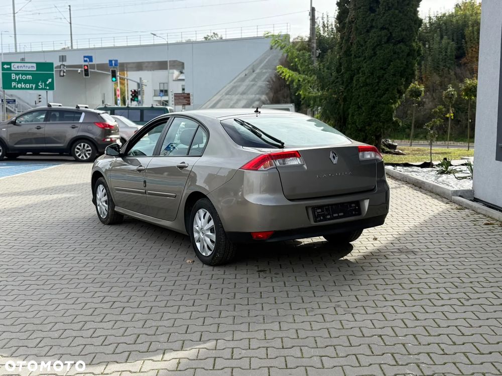 Renault Laguna 1.6 16V Emotion - 7