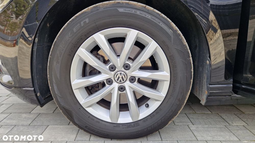 Volkswagen Passat - 24