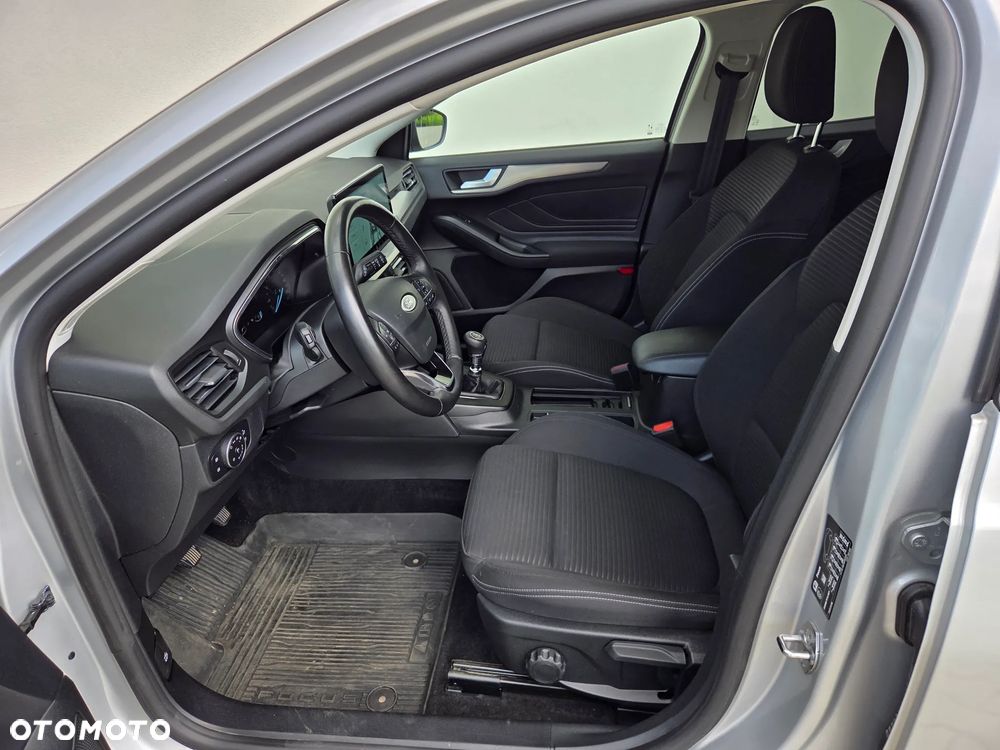 Ford Focus - 8