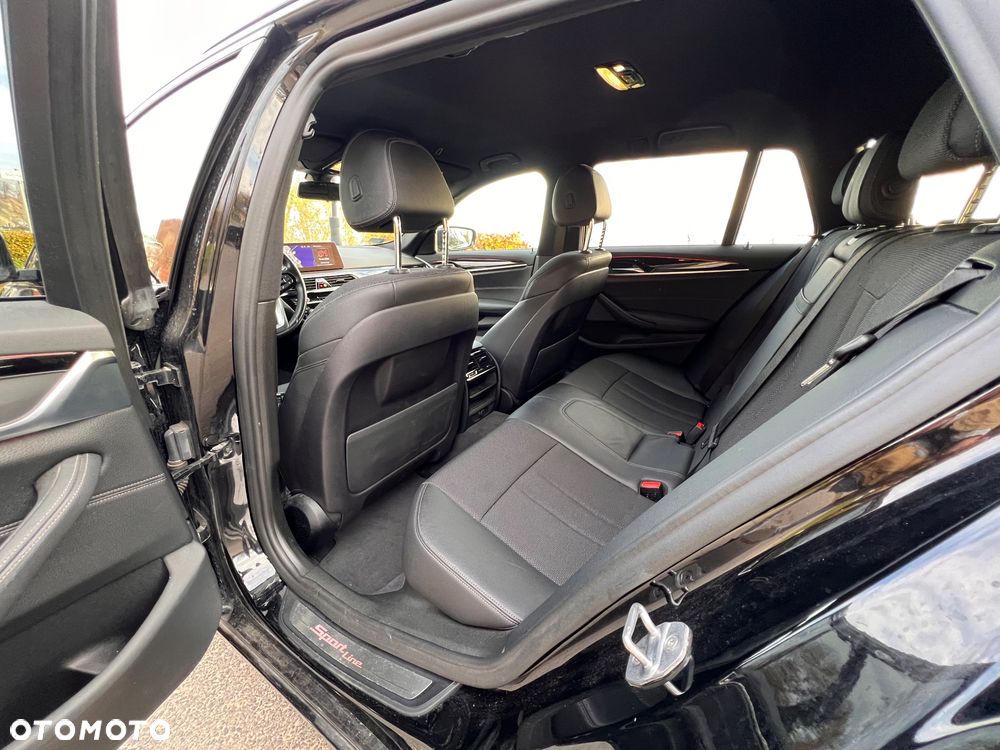 BMW Seria 5 520d M Sport Edition - 12