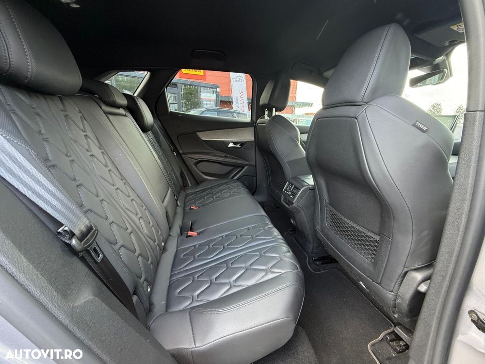Peugeot 3008 1.2 PureTech 130 EAT8 GT - 13