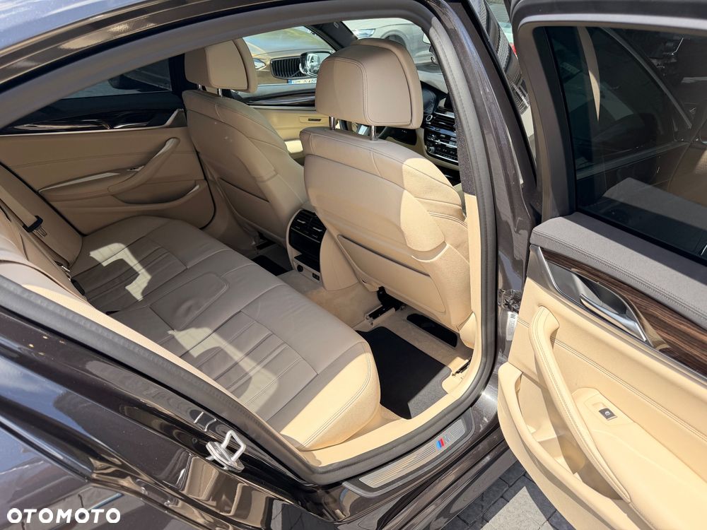 BMW Seria 5 530e iPerformance xDrive - 27