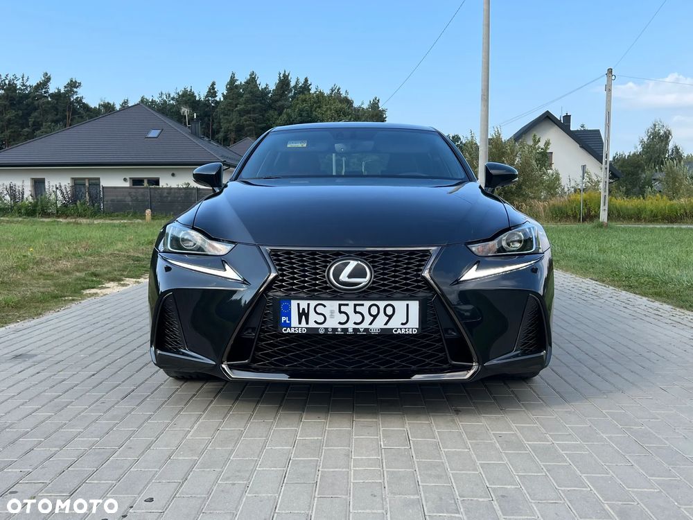 Lexus IS 200t / 300 F Sport - 9
