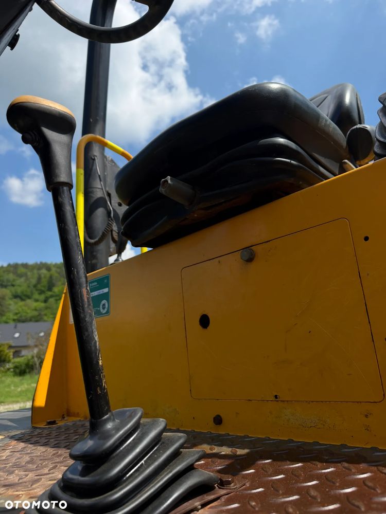 Terex Mecalac TA6s Wozidło wózek z Obrotową Kolebą. 6 ton ładowność. 4x4. Silnik Perkins. 4 cylindry. 808 mtg. 2022 rok. Kamera z wielkim Ekranem! Jazda Rewers 3prędkości. Maszyna jak Nowa z Norweskiego Gospodarstwa! Ani deka luzów i wycieków! Hydrostatic. Pełny Oryginał. Hamulce brzytwa. Serwisy w DEKRA. Maszyna Woziła lekkie ładunki. Praktycznie zerowe zużycie. Wielka Okazja. Wszystko w pełnym Oryginale. Opony Oryginał wszystkie jak Nowe. Komendy Głosowe w maszynie! - 34
