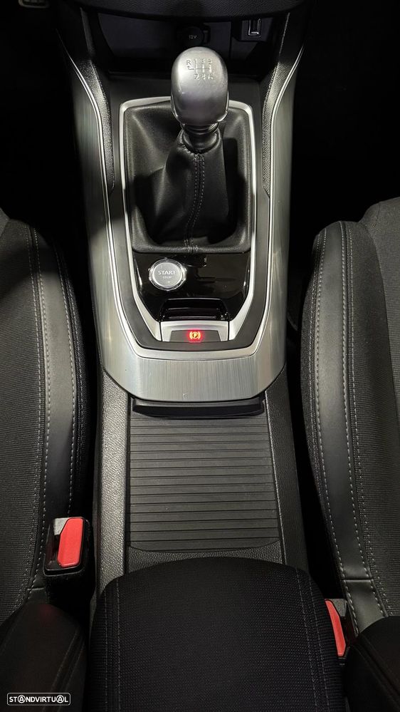 Peugeot 308 1.2 PureTech Allure J18 - 26