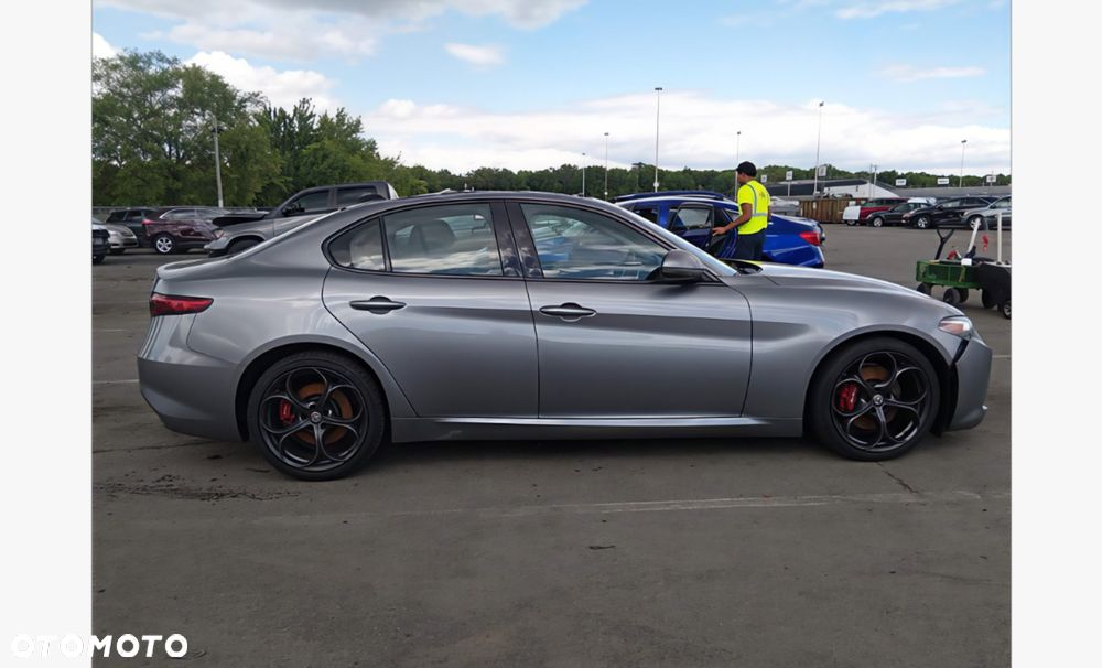 Alfa Romeo Giulia - 4