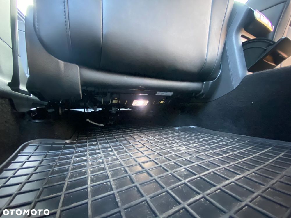Skoda Superb 2.0 TDI SCR 4x4 L&K DSG - 17