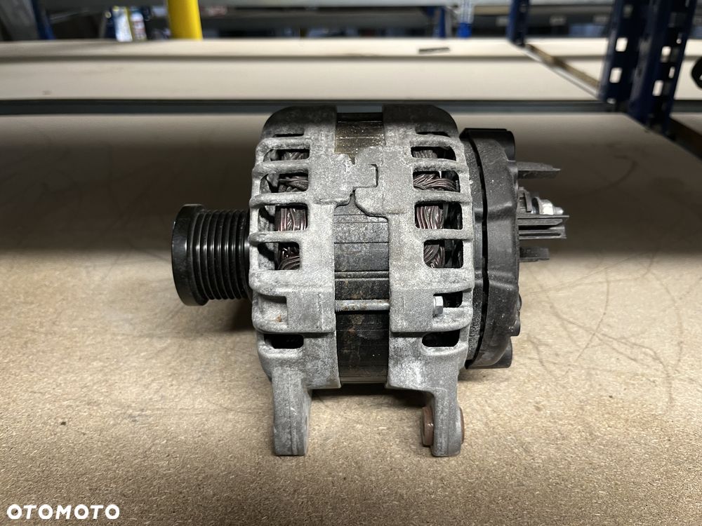 Alternator 1.3 TCE Renault Dacia 231007518R - 1