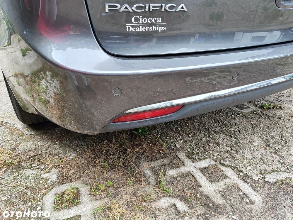 Chrysler Pacifica - 10