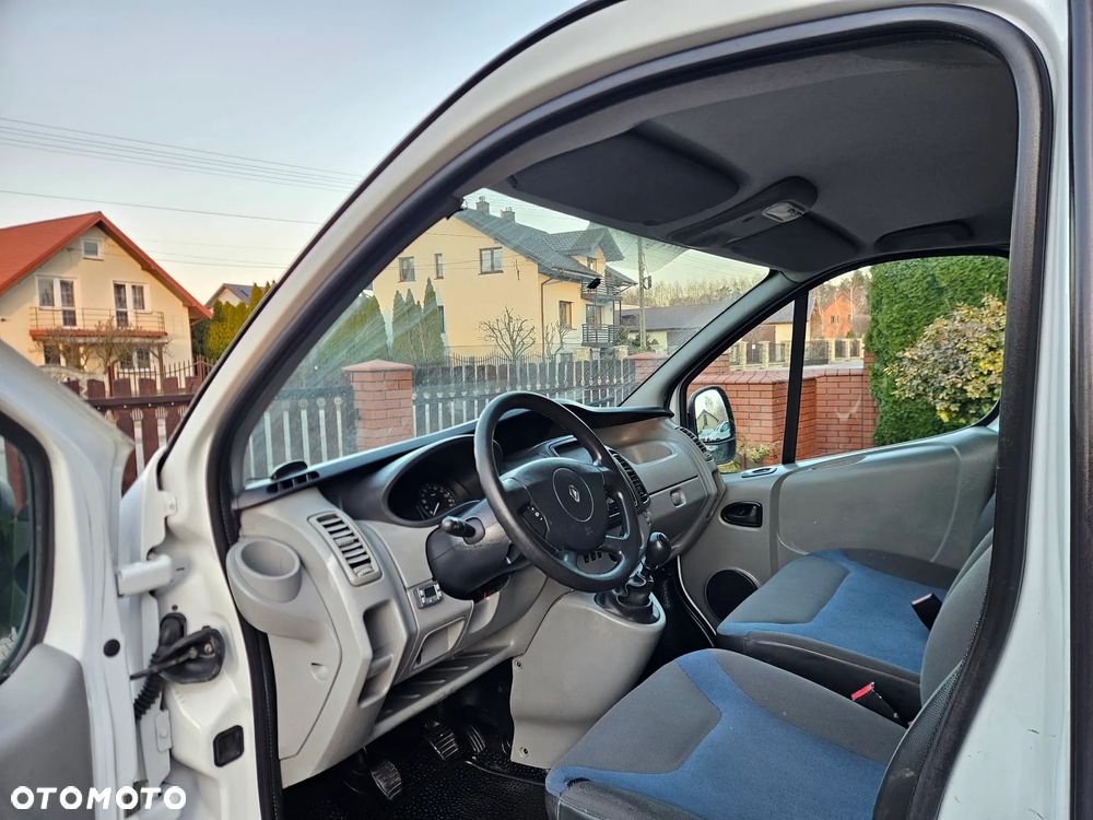 Renault Trafic - 12